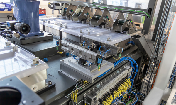 Build-to-Print Automationsbaugruppe mit integrierter Pneumatik und Elektromontage