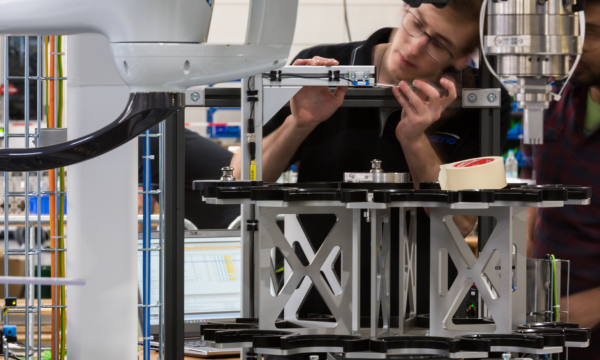 Build-to-Print Feinmontage und Justage einer mechanischen Baugruppe im Sondermaschinenbau