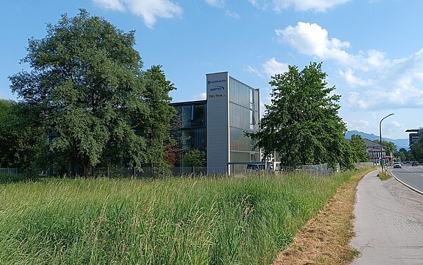 esmo AG Werk II in Raubling – Produktionsstandort für Maschinenbau und Automatisierung