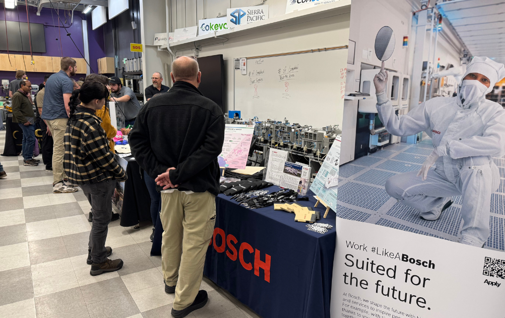 Messebetrieb auf der Mechatronics Career Fair am Sierra College