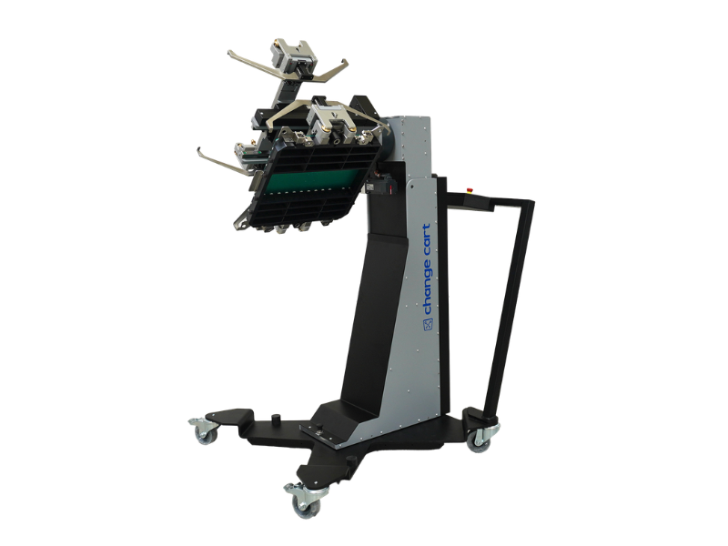 esmo x-change cart – front view with mounted Device Interface Board (DIB) on ESD-safe gripper head